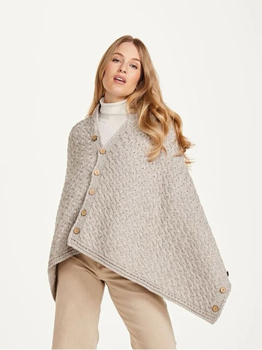 Aran Woollen Mills Women's Merino Wool Buttoned Irish Cape Poncho One Size